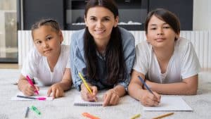 Stop! É hora de se divertir, a brincadeira para todas a idades