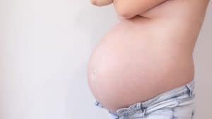 Barriga baixa é um sinal que o parto está próximo?