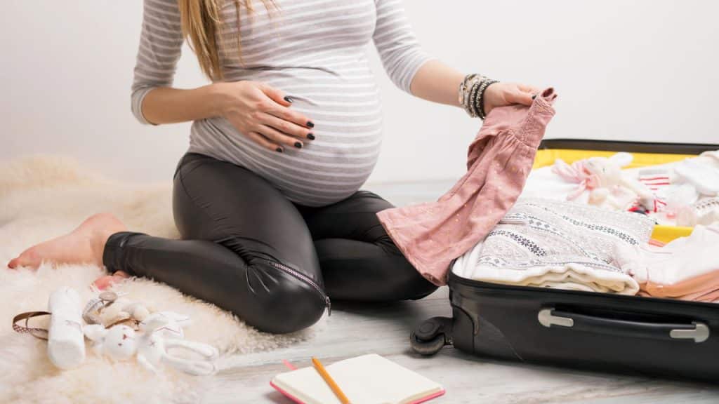 Mala da maternidade, o que levar para garantir conforto e segurança
