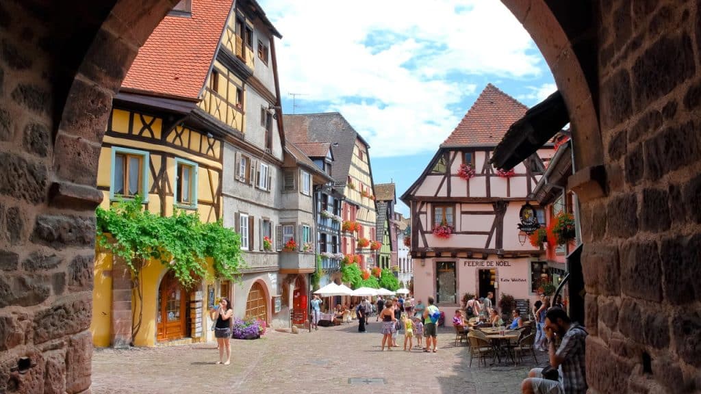 5 cidades que inspiraram os cenários mágicos da Disney