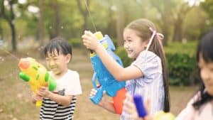 Verão de diversão! Brincadeiras incríveis para crianças em casa