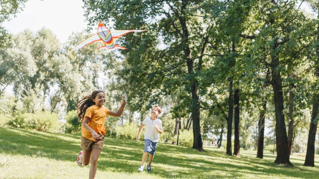 Explore 2 cidades cheias de diversão ao ar livre para as crianças