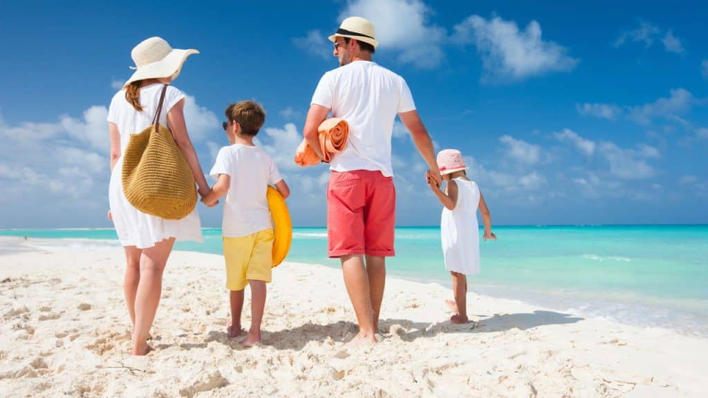 Quais as 5 melhores praias para ir com crianças?