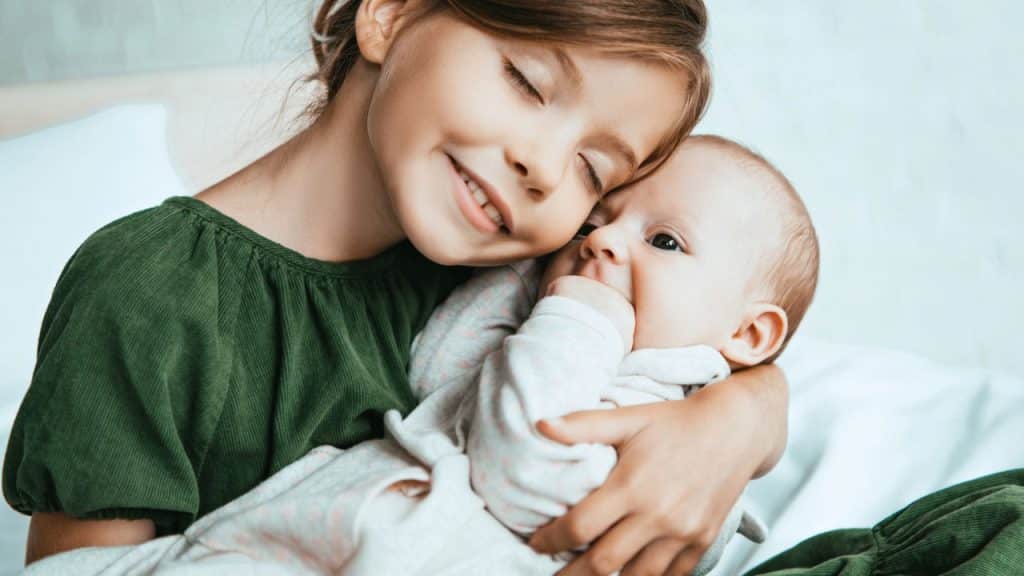 Nomes Femininos em Alta em 2025 – Beleza, História e Significado!