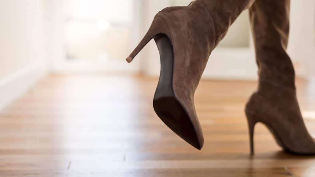 Botas de Camurça: Como Usar, Cuidar e Arrasar no Look!