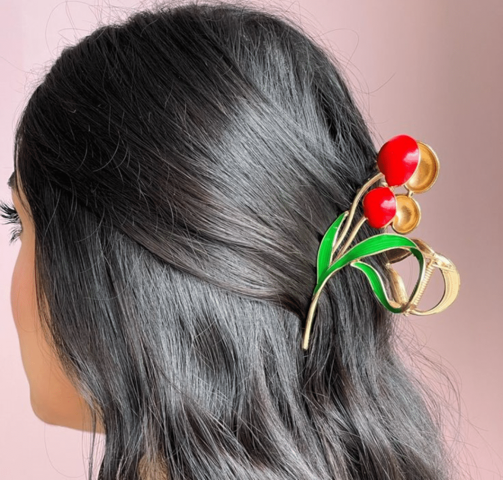 O Segredo para um Visual Moderno com Toque Retrô Está Nesse Acessório