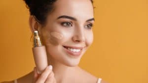 Maquiagem e skincare, como os produtos estão se integrando