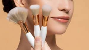 Pincéis limpos = pele saudável! Aprenda como higienizá-los corretamente!