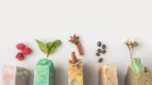 Banho dos sonhos com sabonetes perfumados que são puro luxo