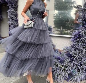 O Futuro da moda é agora! Descubra os vestidos que serão febre em 2025