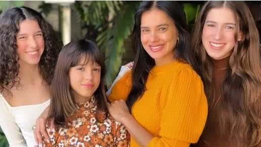 Família de Celebridades! Vera Viel e as Filhas Brilham em Nova Publicação!