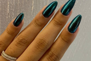 As unhas do momento têm um brilho diferente — descubra o segredo