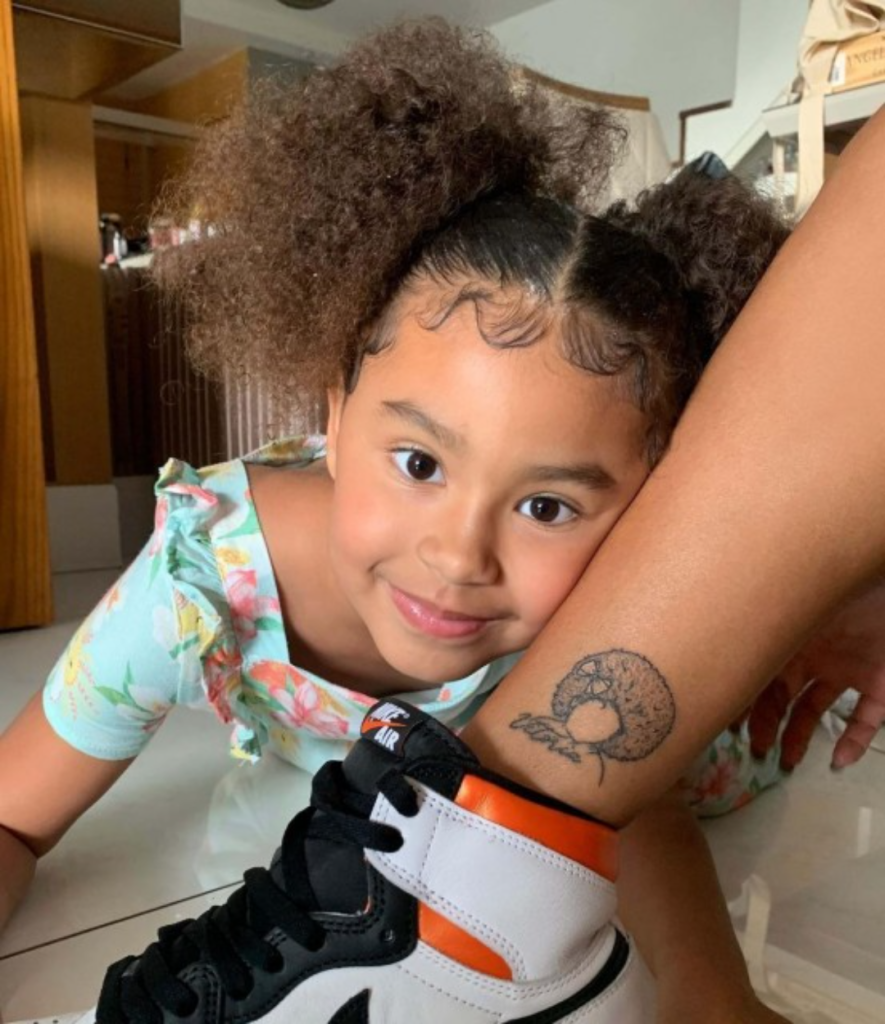 Pocah e Vitória brilham juntas na SPFW! moda, estilo e amor de mãe e filha