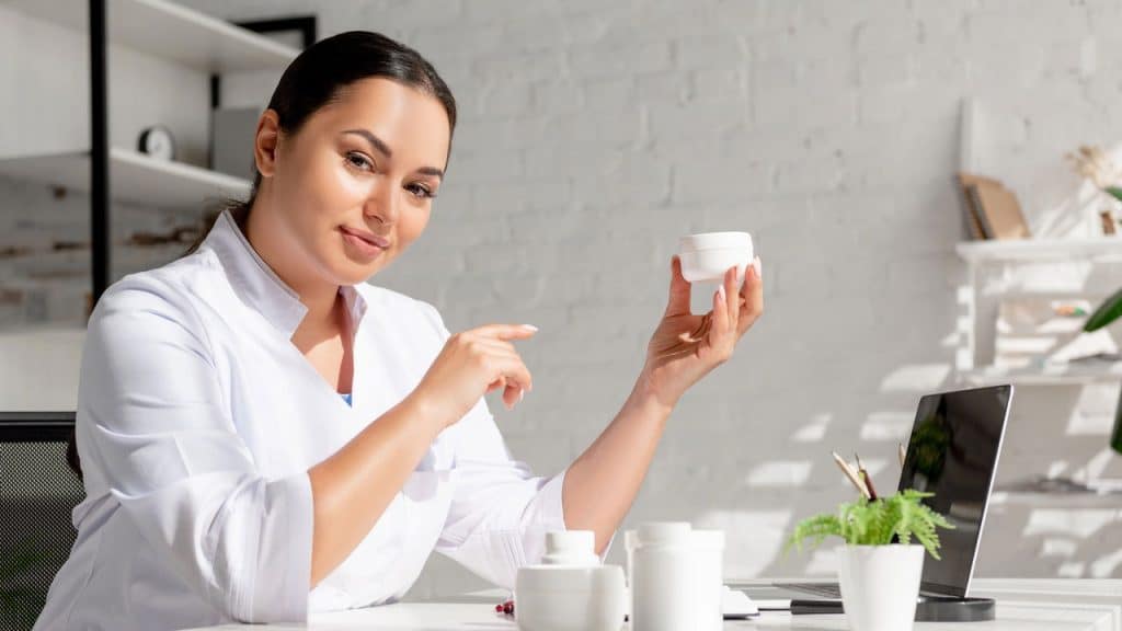 Cremes caseiros ou industriais? Entenda qual opção antirrugas é a melhor para você