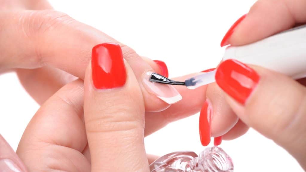 Dicas para valorizar unhas redondas com cores modernas e clássicas