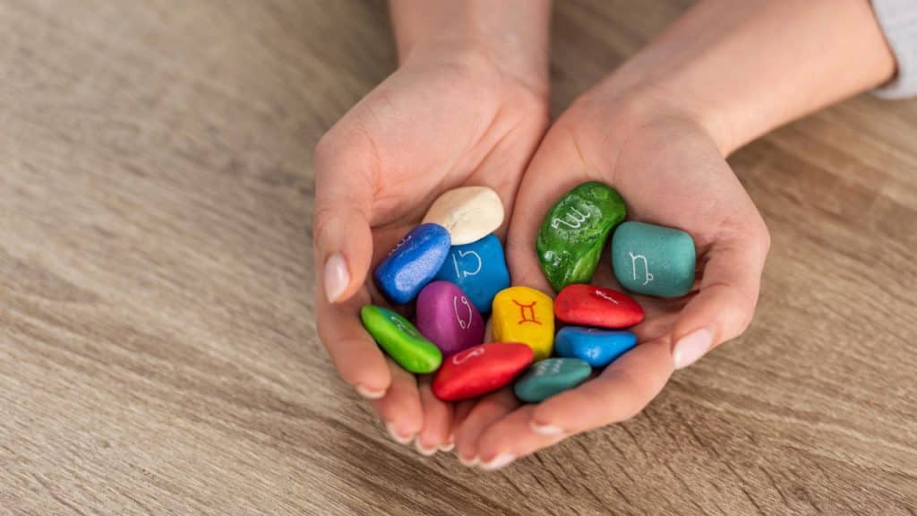 Horóscopo de hoje! Surpresas e oportunidades para todos os signos (28/04/2025)