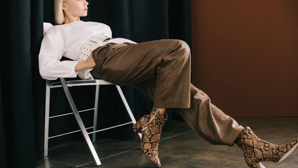 Do casual ao sofisticado! Crie looks incríveis com botas marrons