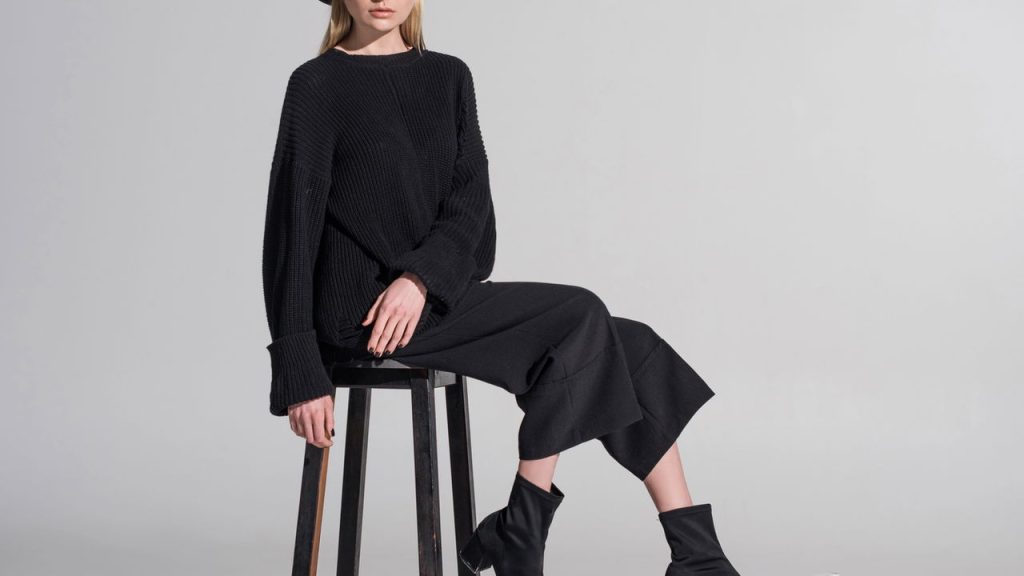 Preto básico? nada disso! aprenda a usar a cor mais elegante da moda com criatividade