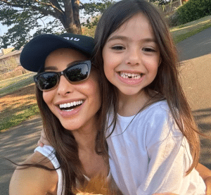 Sabrina Sato e Nicolas Prattes compartilham momentos mágicos com Zoe