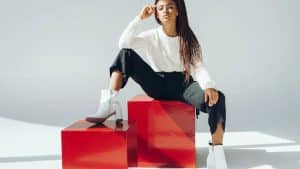 Transforme seu inverno com sapatos que aquecem o corpo e o coração