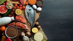 Alimentos ricos em proteína para crianças.