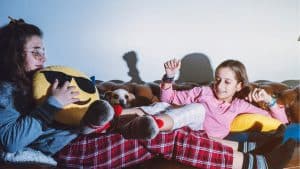 Os 7 melhores filmes para irmãos assistirem juntos.