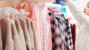 Por que meu filho quer usar a mesma roupa todos os dias.