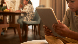 Proteja seus filhos online: dicas essenciais de segurança.