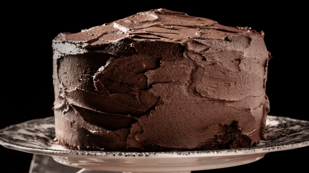 Receita de bolo de chocolate molhadinho.