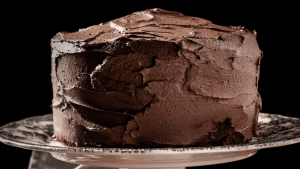 Receita de bolo de chocolate molhadinho.