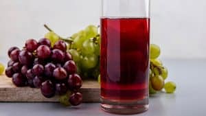 Suco de uva concentrado e caseiro.