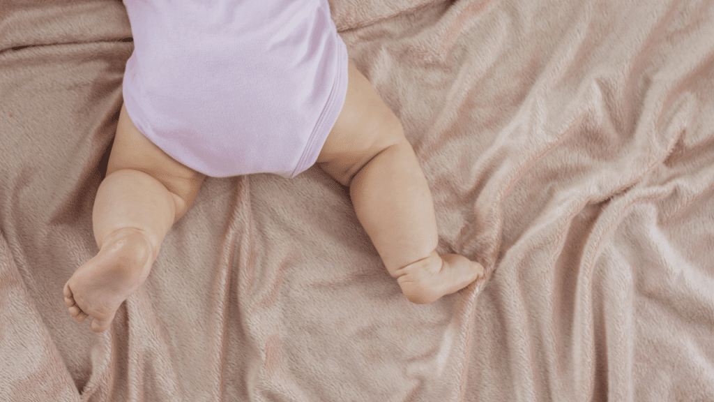 Pernas de um bebê recém nascido